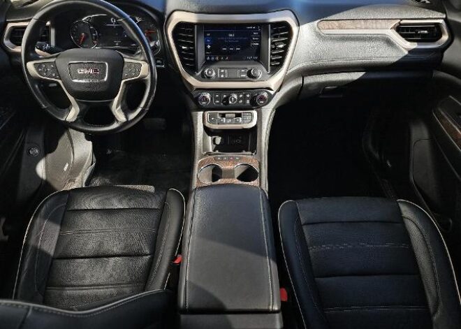 2020 GMC Acadia Denali