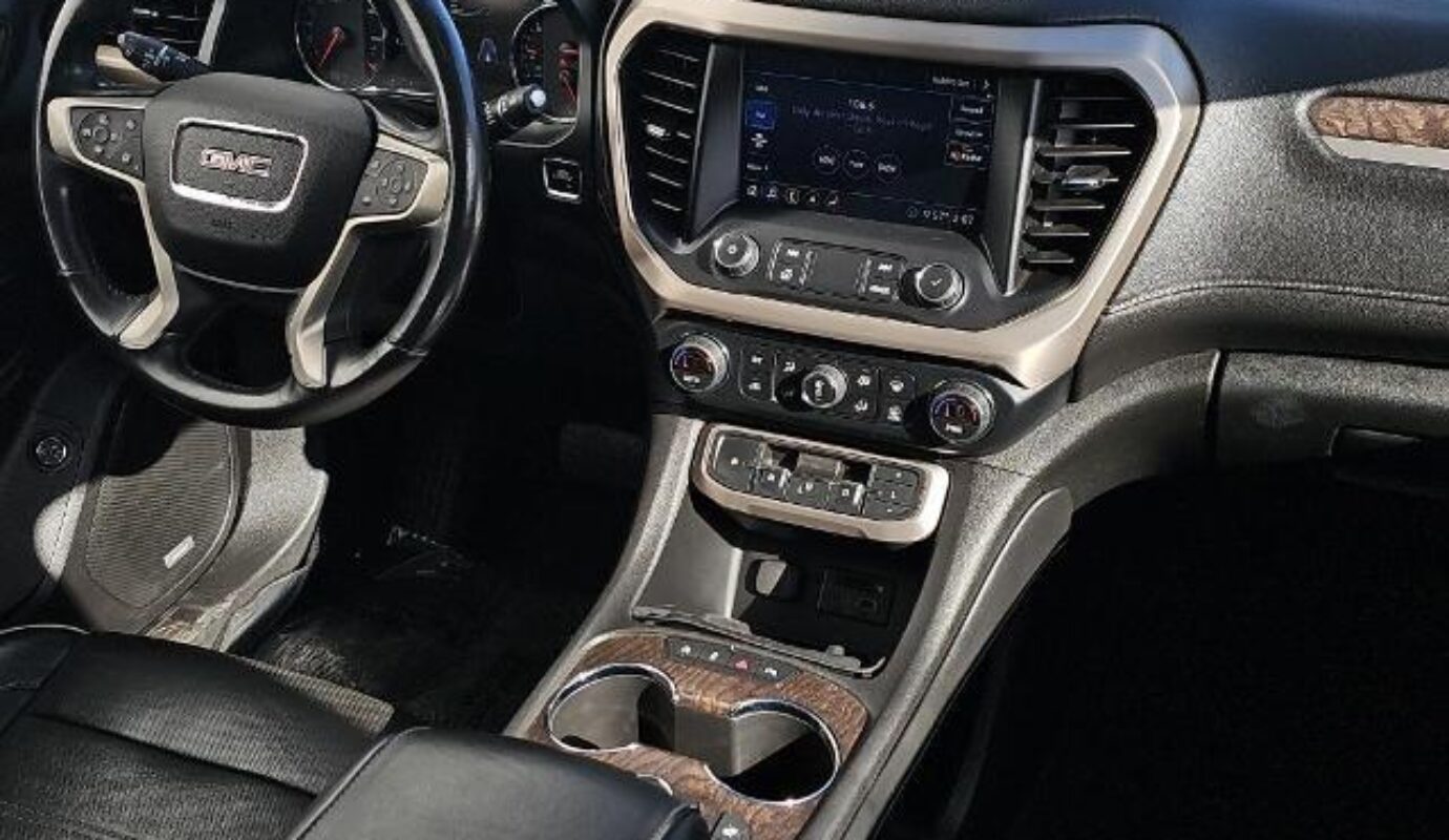 2020 GMC Acadia Denali