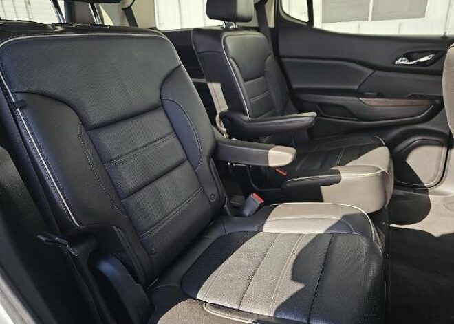 2020 GMC Acadia Denali