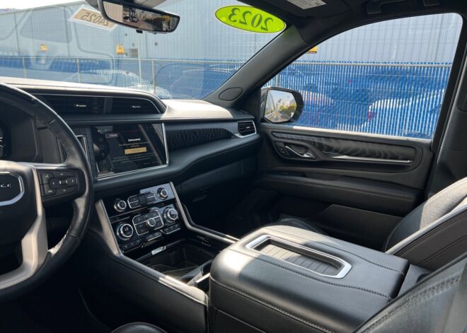 2023 GMC Yukon XL Denali SUV