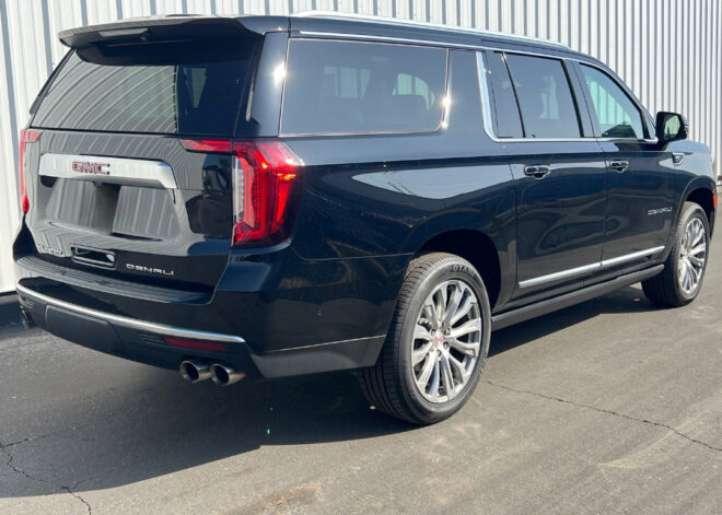 2023 GMC Yukon XL Denali SUV